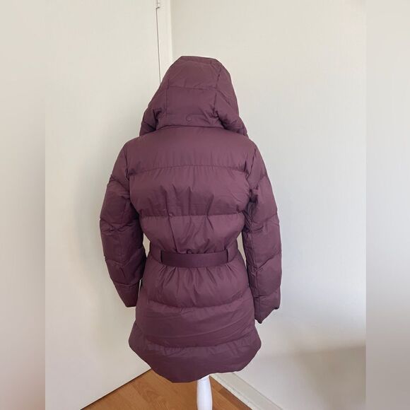 NWT Lululemon Wunder Puff Waist Jacket Cassis Women Size 4 MSRP$328 - Picture 3 of 16